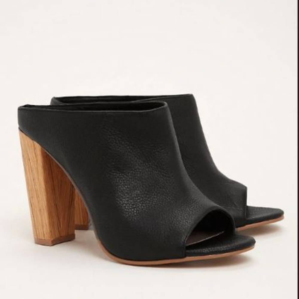 TORRID COLLECTION GENUINE LEATHER WOODEN MULES